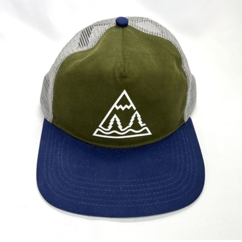 Nwot Signatures Mountain Tree River Triangle Snapback Trucker Hat